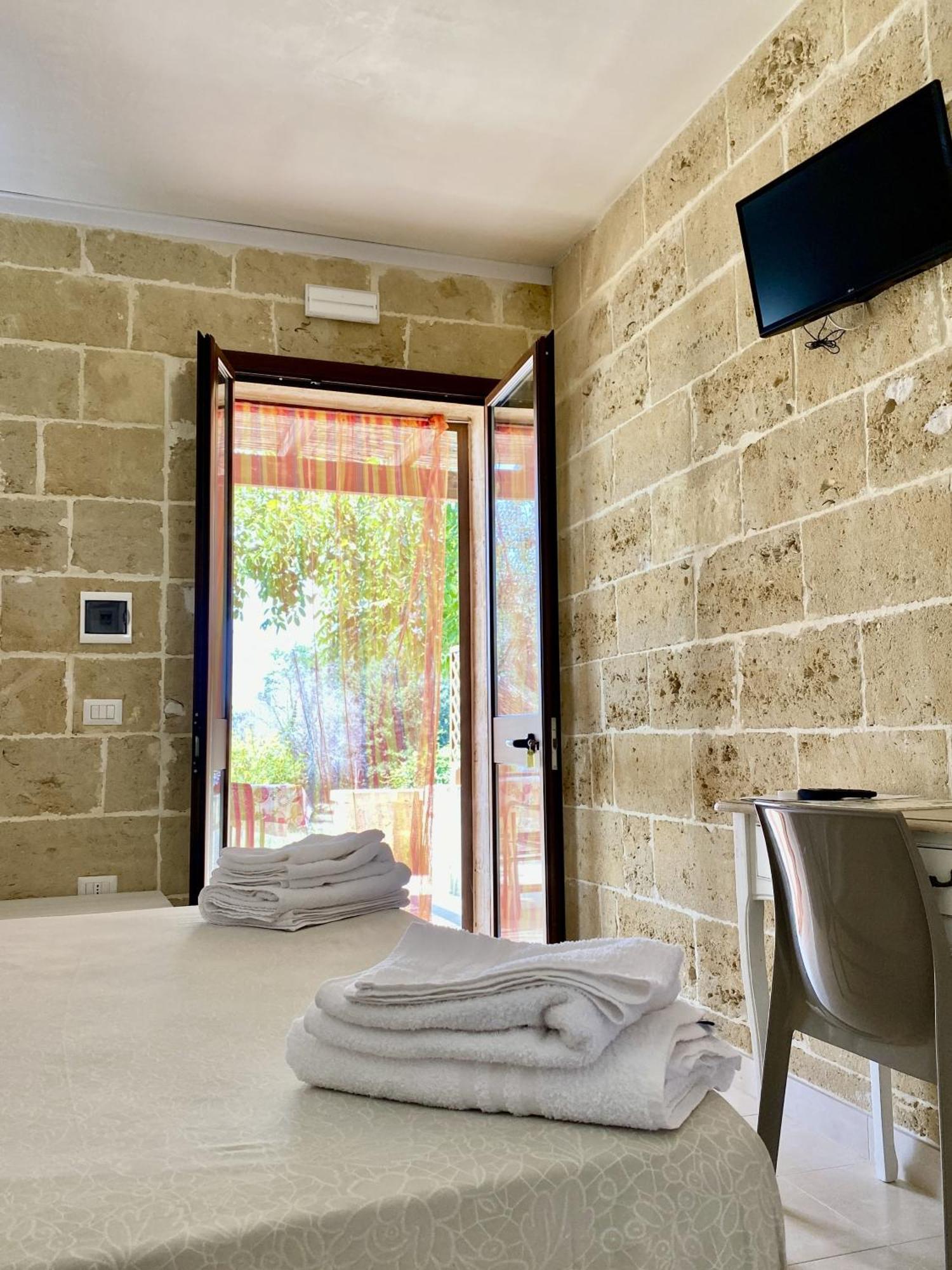 Le Stanze Di Ray - Salento Homes Borgagne Exterior photo